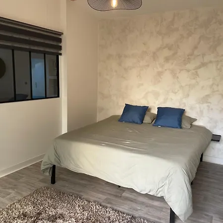 Apartment 3 A La Meme Adresse