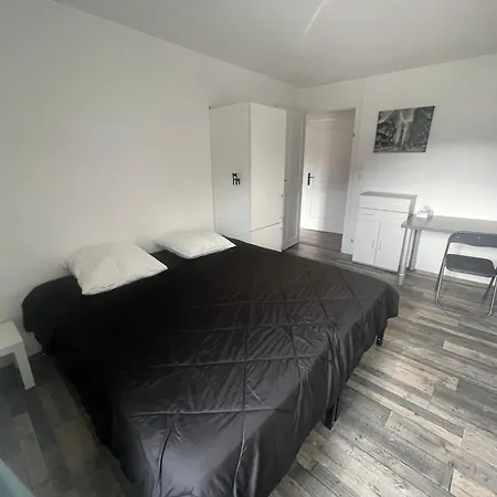 Apartment 3 A La Meme Adresse