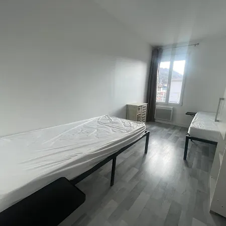 Apartment 3 A La Meme Adresse *